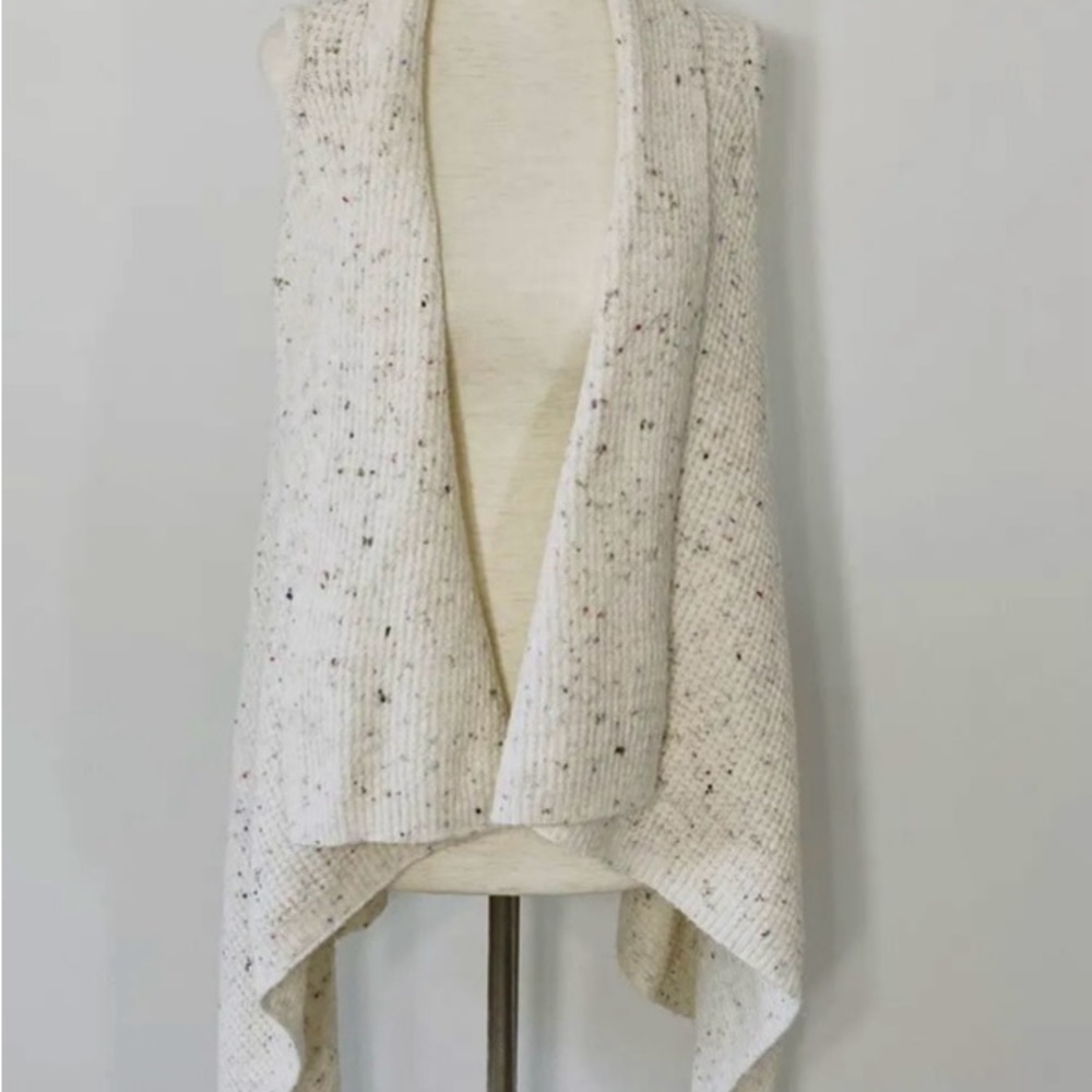 Waffle knit sweater vest in oatmeal